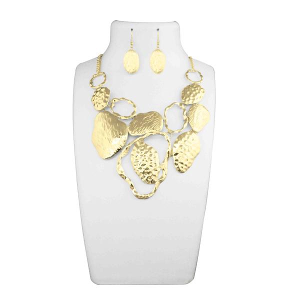 Urthn Gold Statement Necklace Set - 1109910A