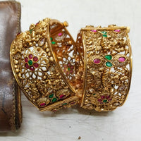 Niyansh Bangles Pota Stone Gold Plated Bangles Set