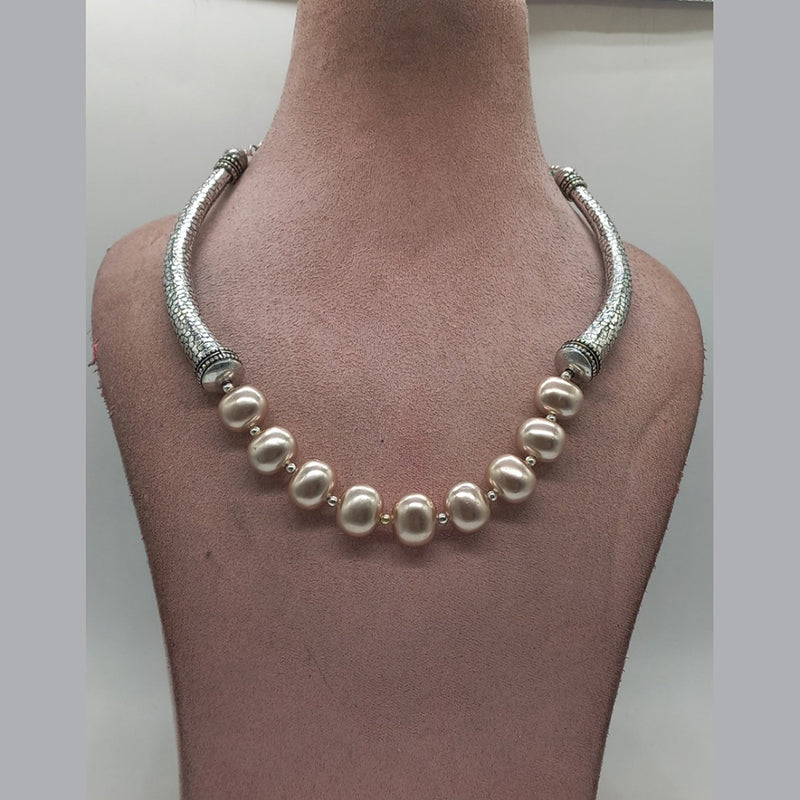 MG Beads Shellpearl Hasli Necklace