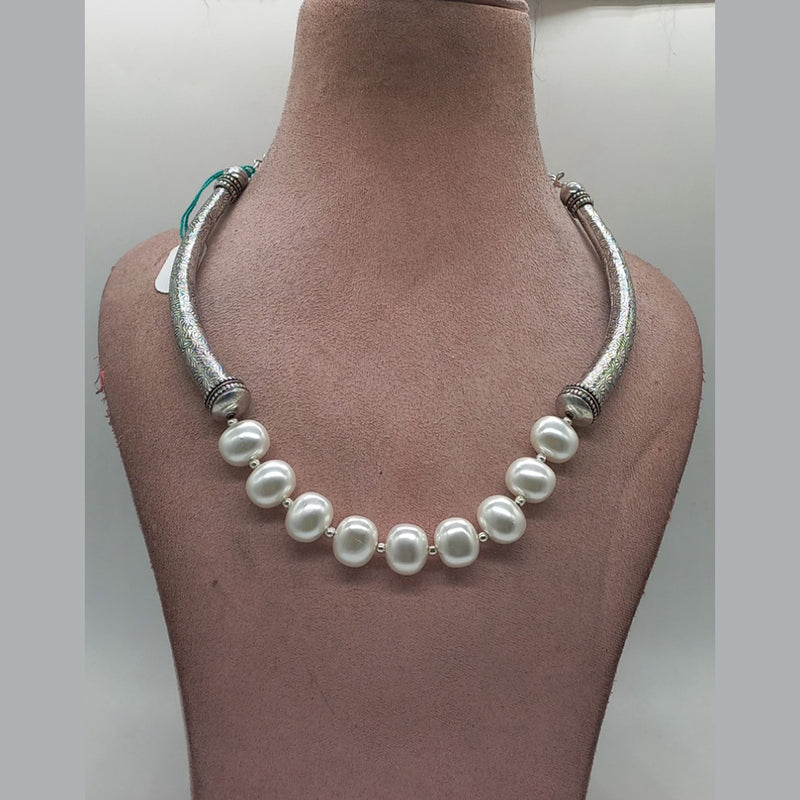 MG Beads Shellpearl Hasli Necklace