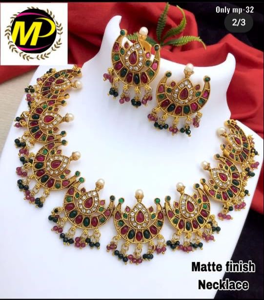 FS Collection Pota Stone Choker Necklace Set