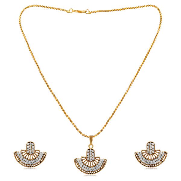 Kriaa White Austrian Gold Plated Pendant Set - 1202327I