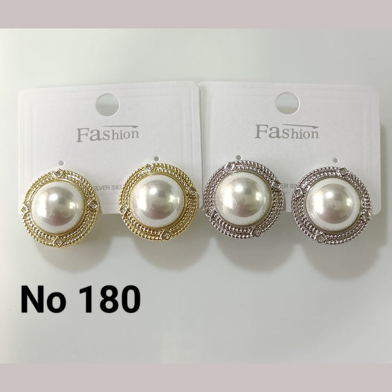 Tarohi Jewels Pearl Studs Earrings