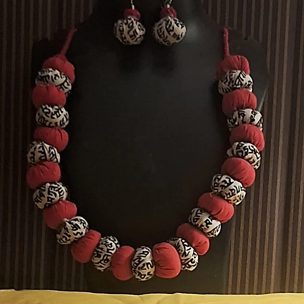 Avanis Handmade Long Necklace