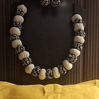 Avanis Handmade Long Necklace