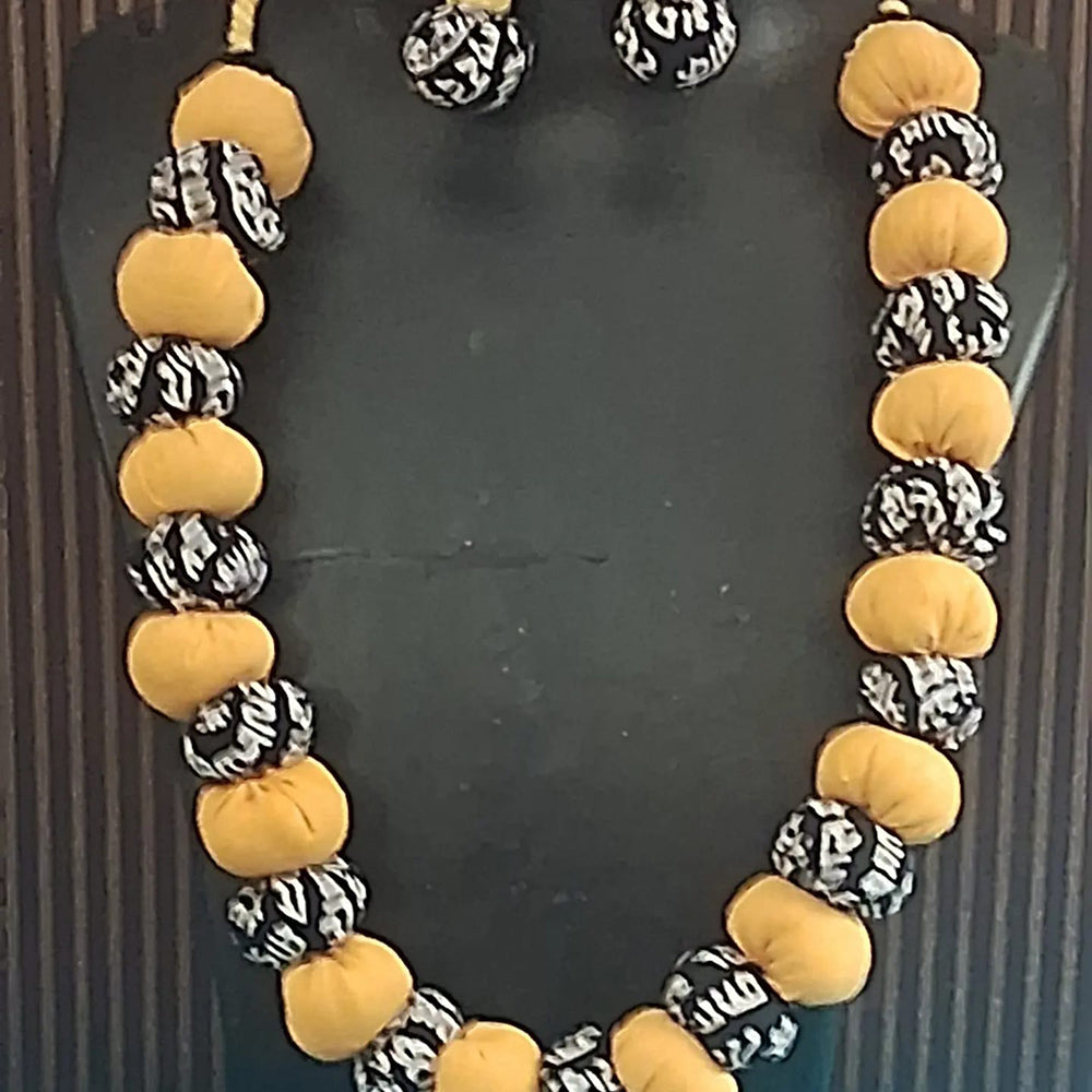 Avanis Handmade Long Necklace