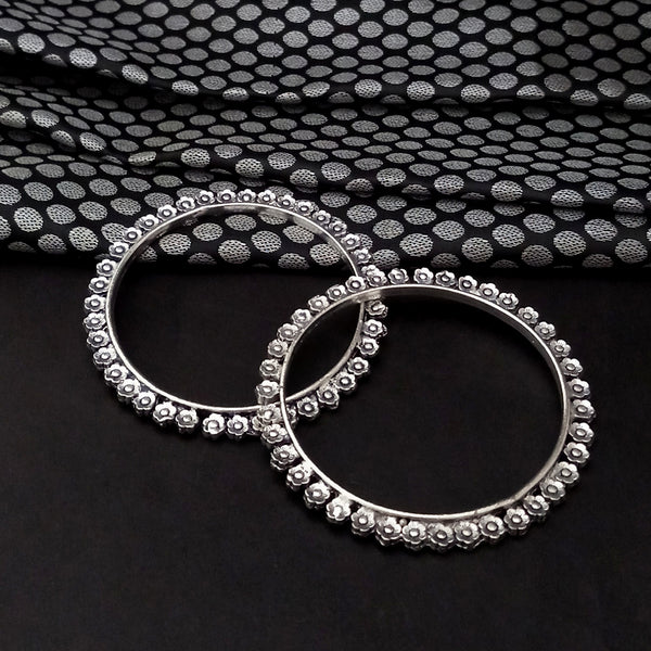 Urthn Oxidised Plated Floral Bangles Set