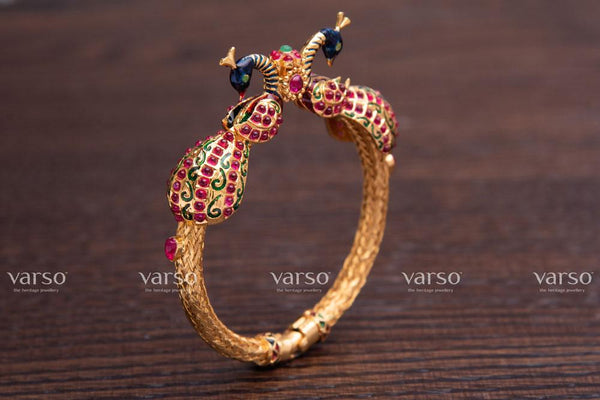Varso Kempu & Emerald Gold Antique Brass Alloy Kada -215100