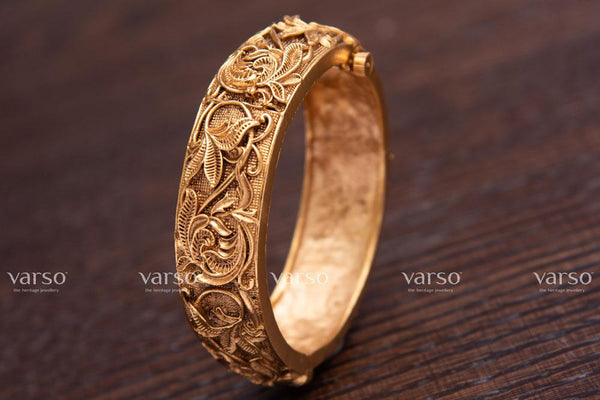 Varso Gold Antique Brass Alloy Kada -215127