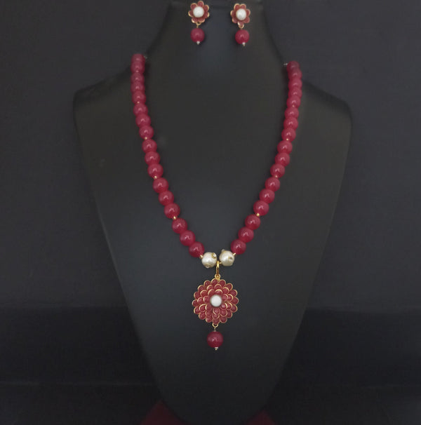 Kriaa Red Beads And Pearl Gold Plated Necklace Set - 2800325I