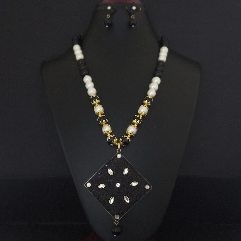 Kriaa Black Beads And Kundan Gold Plated Necklace Set - 2800338