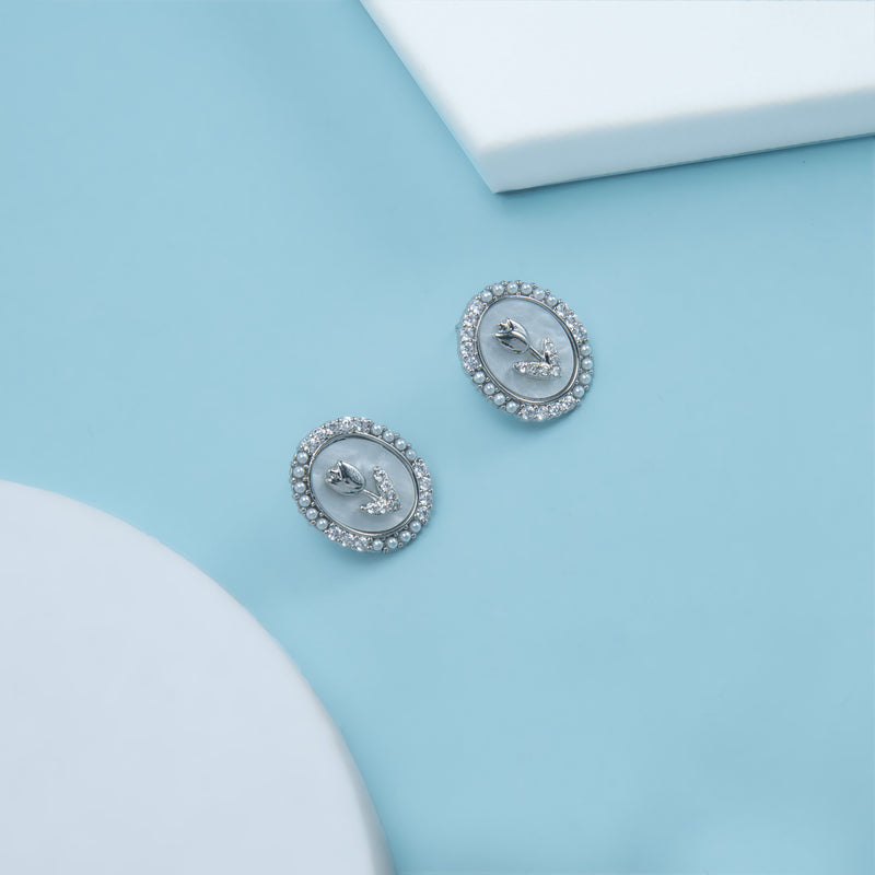 Nipura In Glory Pearly Stud Earrings