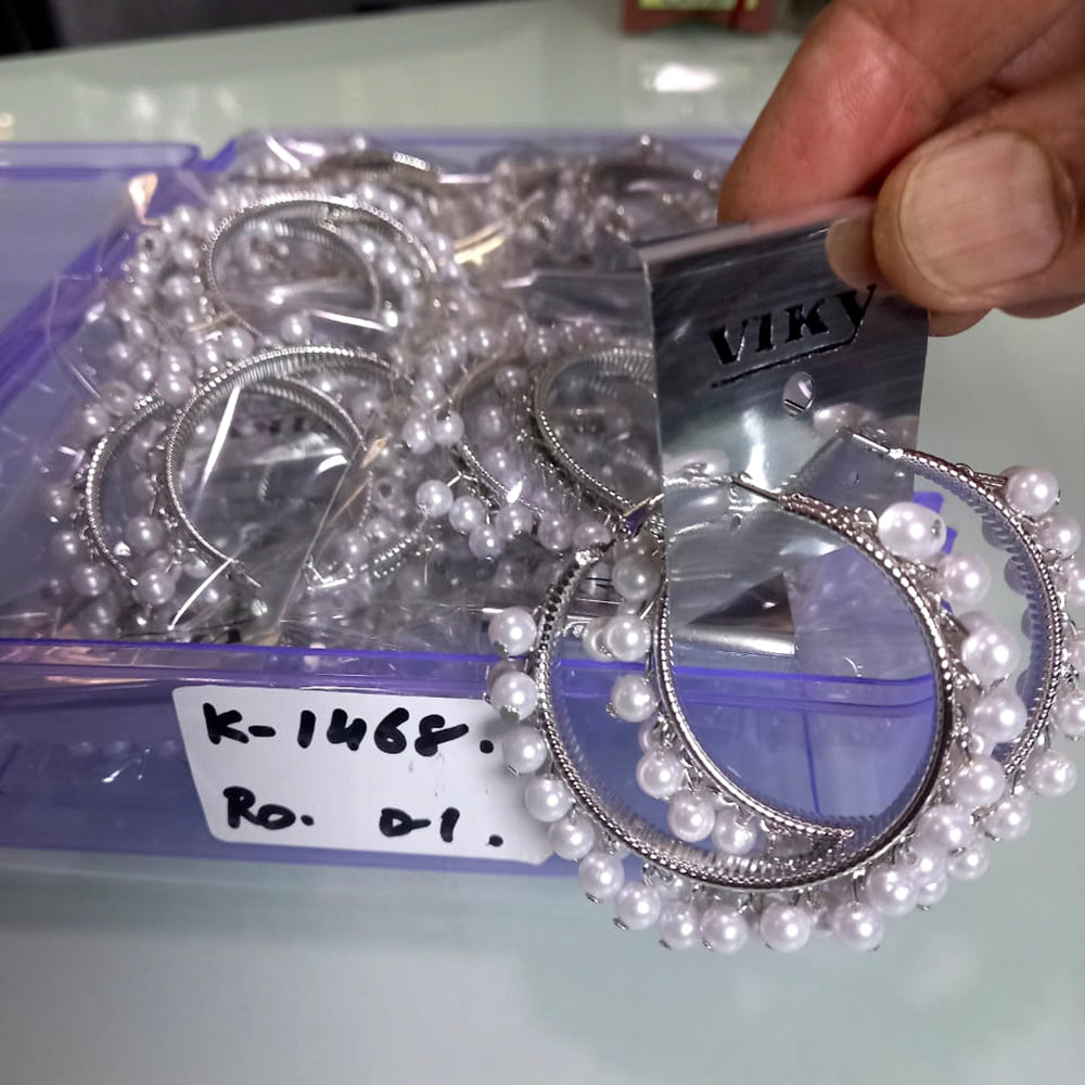 Viky White Hoop Earrings