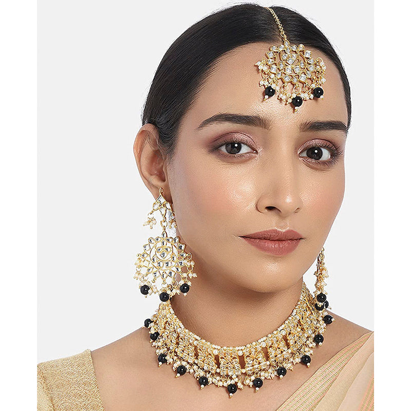 Etnico 18K Gold Plated Traditional Handcrafted Choker Necklace Jewellery Set with Earrings & Maang Tikka Encased With Faux Kundan Studded & Pearl For Women/Girls (K7069B)