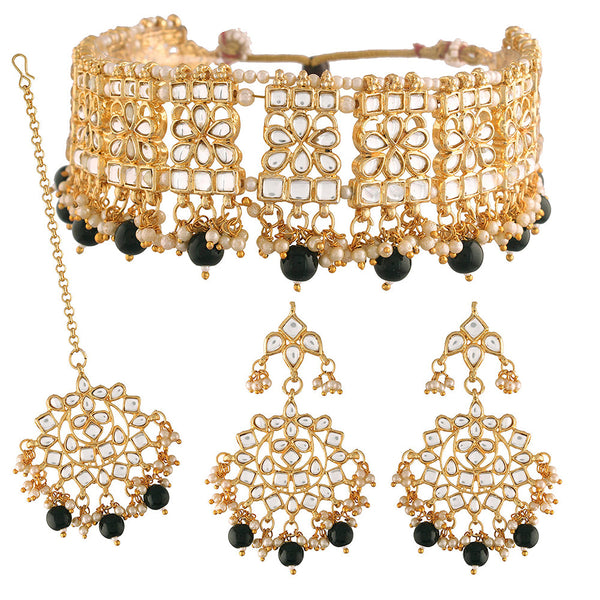 Etnico 18K Gold Plated Traditional Handcrafted Choker Necklace Jewellery Set with Earrings & Maang Tikka Encased With Faux Kundan Studded & Pearl For Women/Girls (K7069B)