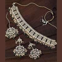 Etnico Gold Plated Traditional Kundan & Pearl Studded Choker Jewellery Necklace Set with Earrings & Maang Tikka For Women (K7069G)