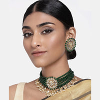 Etnico 18k Gold Plated Traditional Choker Set Glided With Kundan & Pearls For Women/Girls (K7097G)