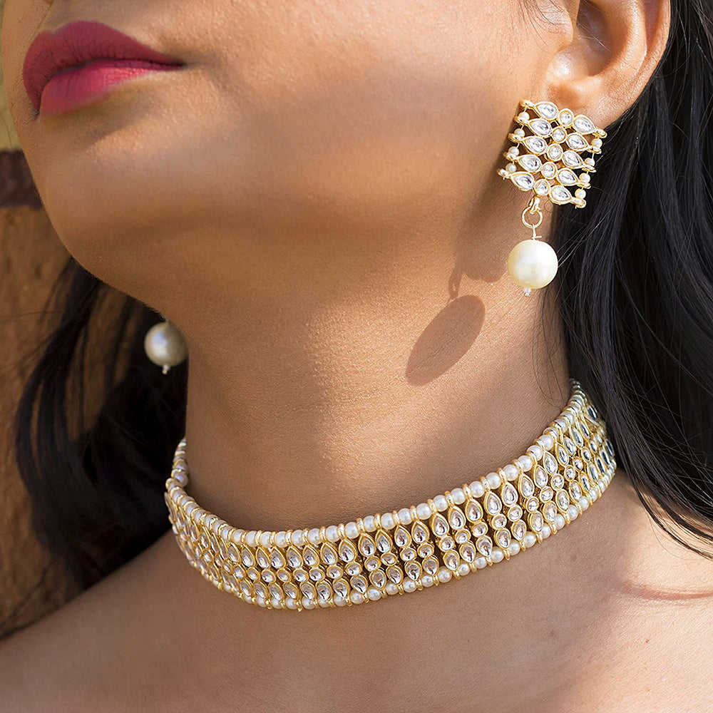 Etnico 18k Gold Plated Traditional White Pearl & Kundan Studded Choker Necklace Jewellery Set For Women/Girls (K7209W)