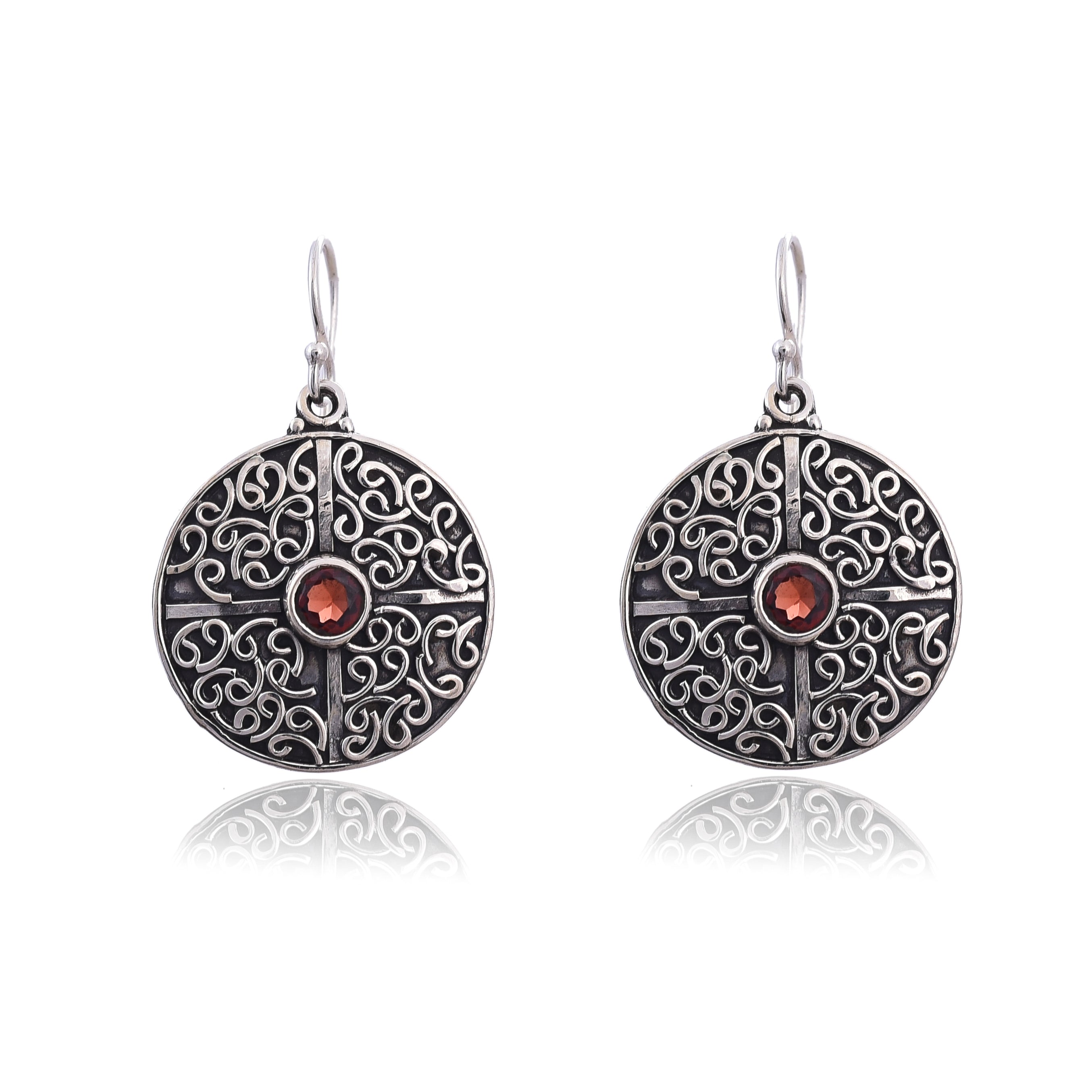 Silver Mountain Garnet Sterling silver earring