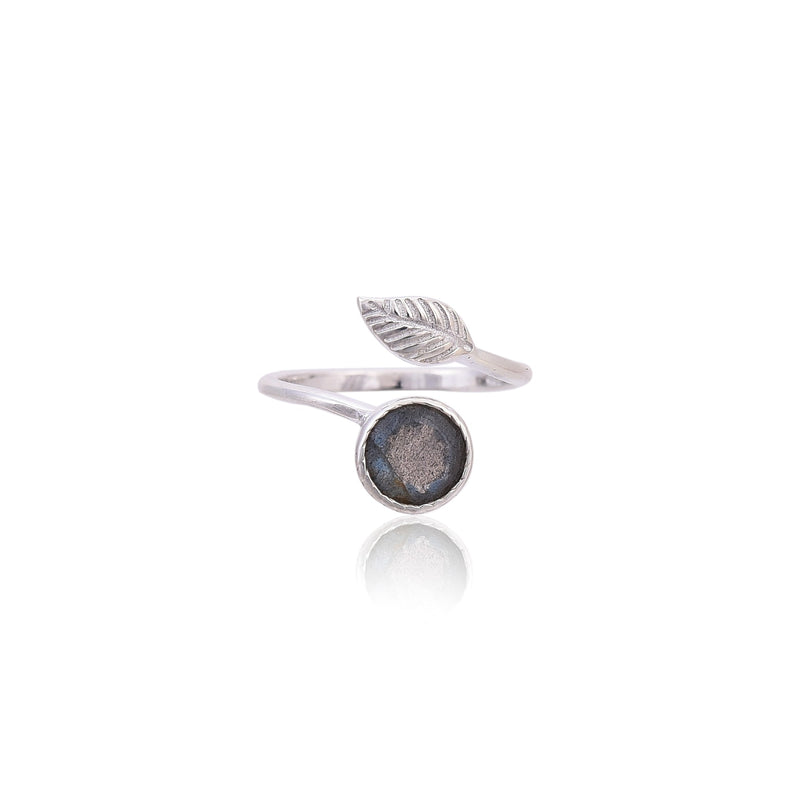 Silver Mountain 925 Sterling Silver Labradorite Ring