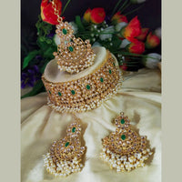 Metro Bangles Kundan & Pota tone Necklace Set With Maang Tikka