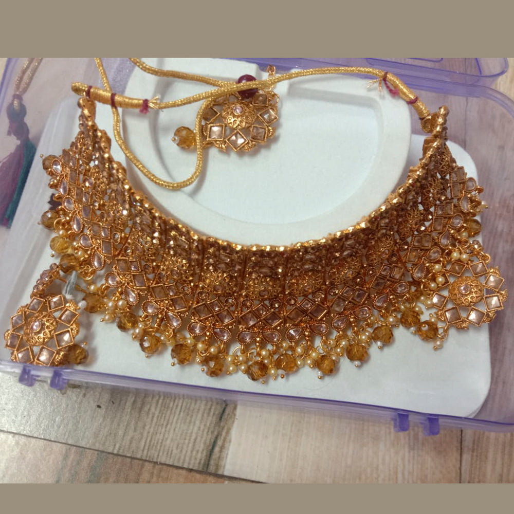 Neetu Art Gold Plated Kundan Stone Choker Necklace Set With Maangtikka