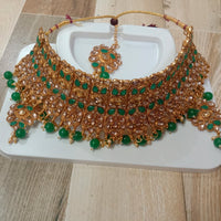 Neetu Art Gold Plated Kundan Stone & Beads Choker Necklace Set With Maangtikka