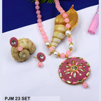 Mahavir Kundan Stone Necklace Set