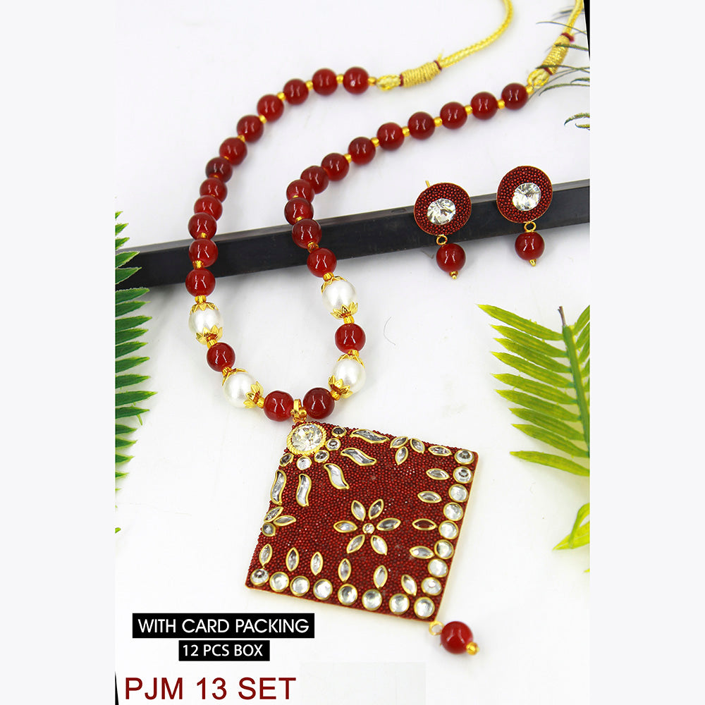 Mahavir Kundan Stone Necklace Set